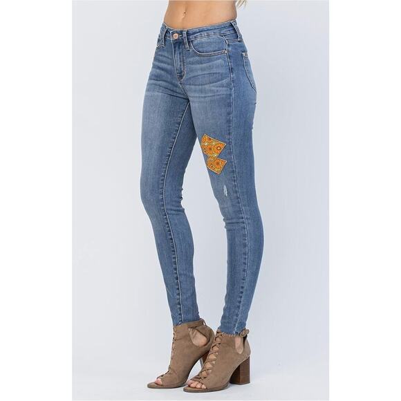 Judy Blue Mid Rise Skinny Jeans Boho Patch 70s Print Denim Stretch Fit Jeans - Picture 2 of 13
